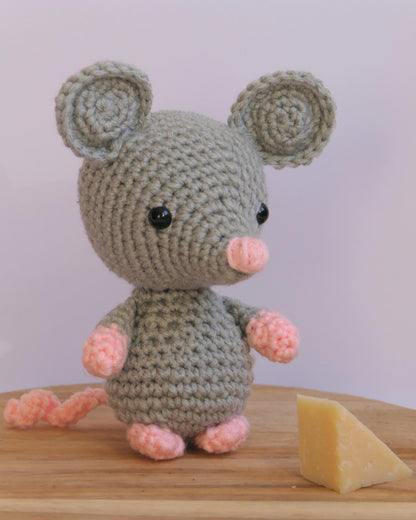 Crocheted mouse